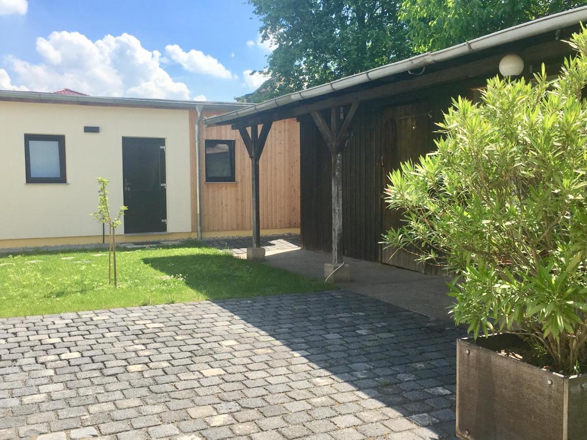 Die Senfbude - Klein Aber Fein - Wunderschoenes Studio-Apartment Mit Terrasse Und Stellplatz Leipzig Extérieur photo